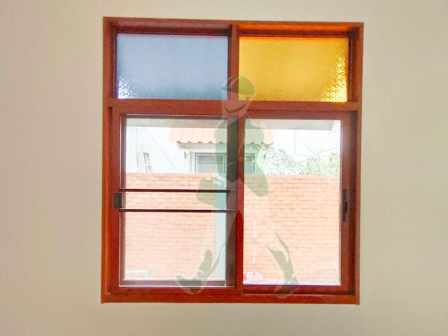 อลูมิเนียมลายไม้ สีเหมือนไม้จริง อลูมิเนียมลายไม้สักแดง