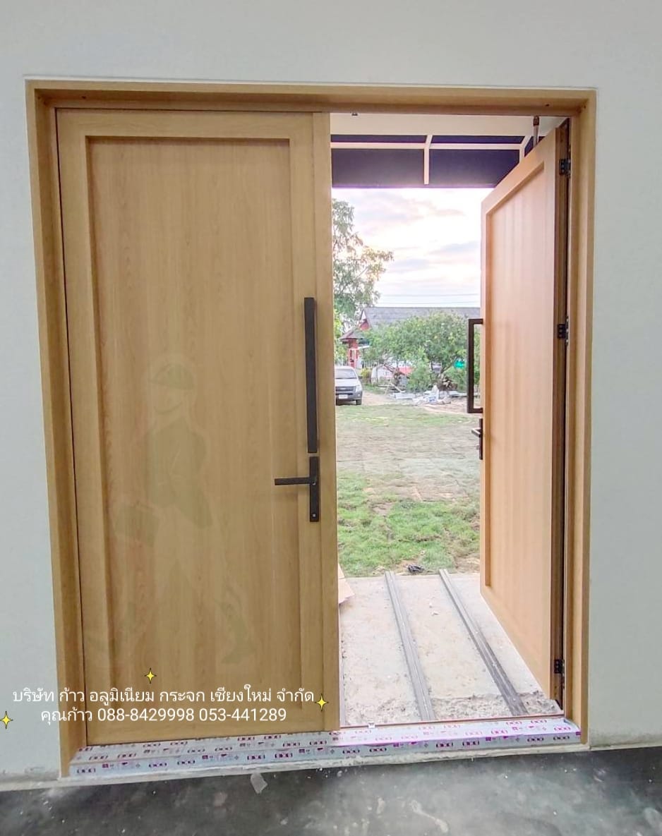 ชุดประตูบานเปิดยูโร อลูมิเนียมลายไม้สนผิวหยาบ