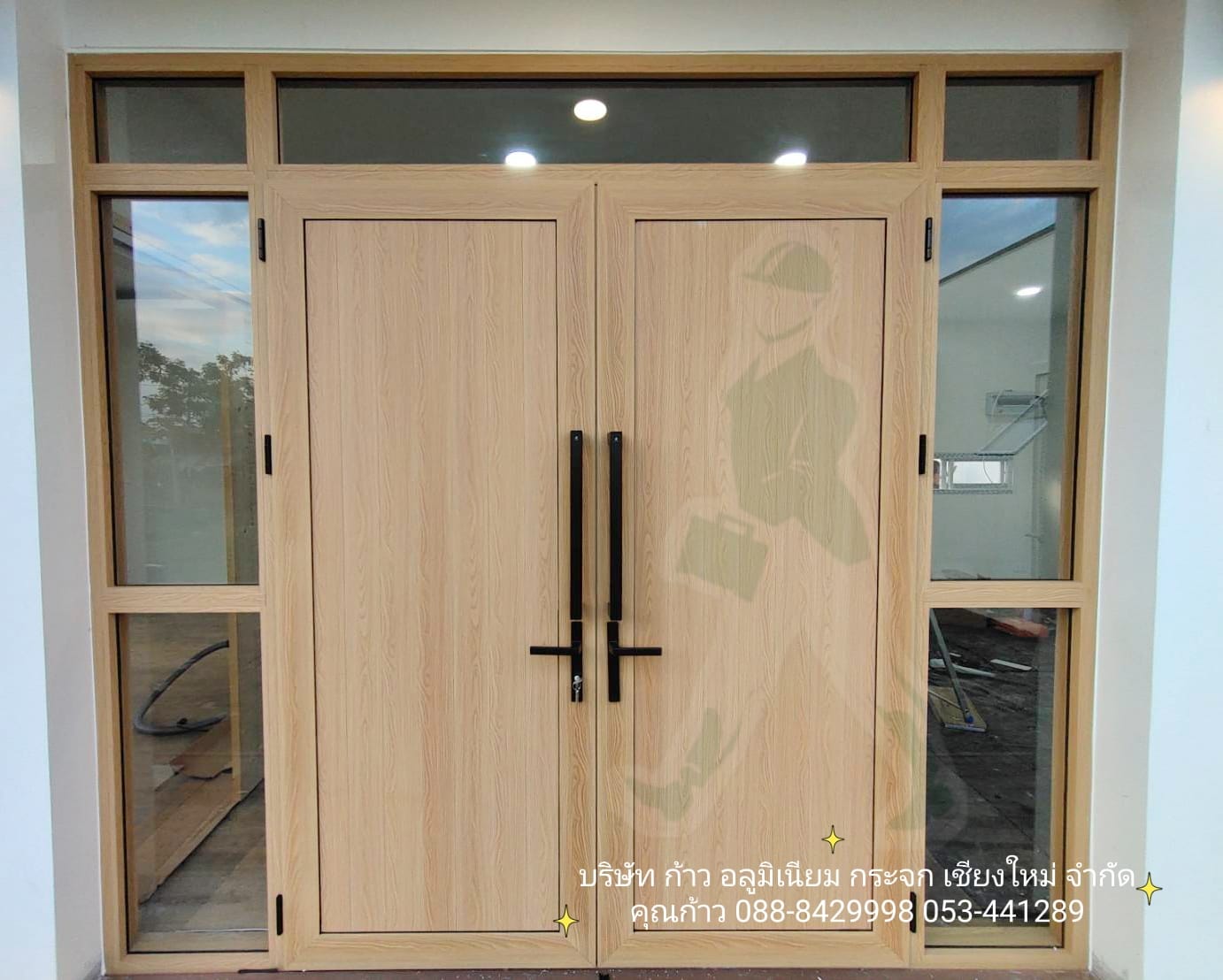 ชุดประตูบานเปิดยูโร อลูมิเนียมลายไม้สนผิวหยาบ