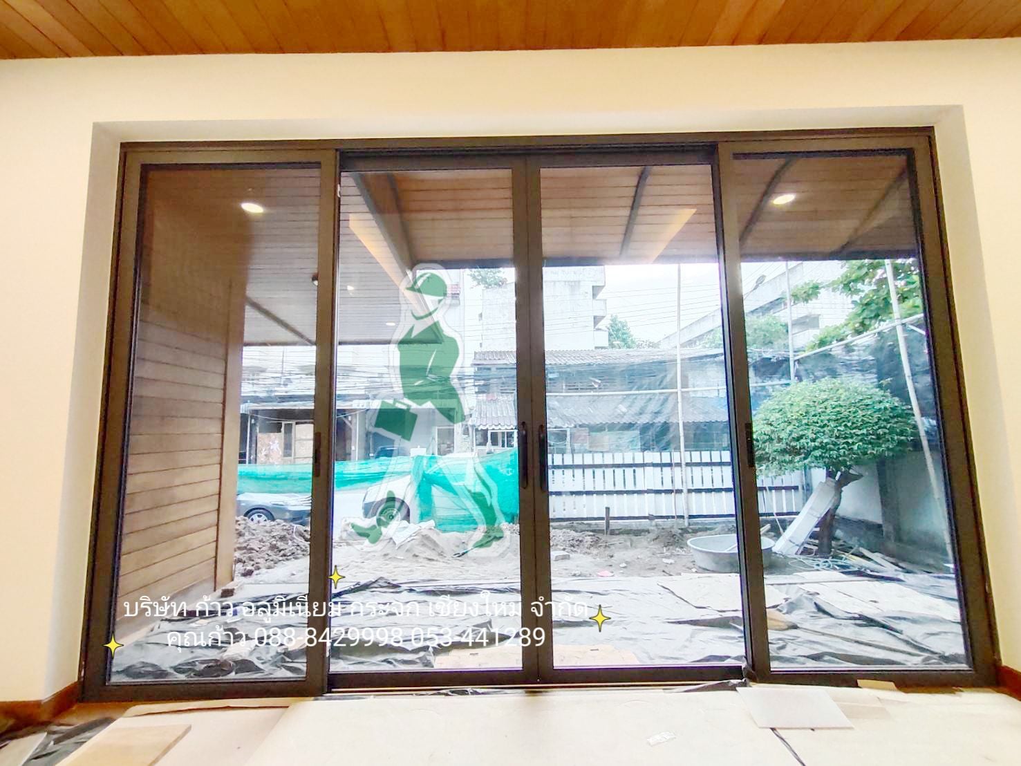 ชุดหน้าต่างประตูยูโร  พร้อมมุ้งลวด ธารา อลูมิเนียมสีเทาซาฮาร่า