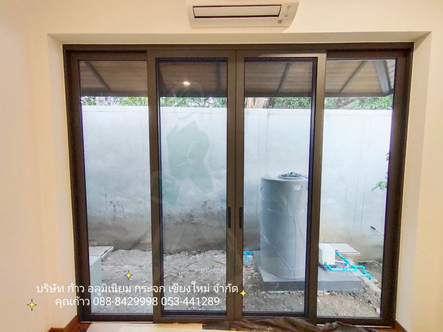 ชุดหน้าต่างประตูยูโร  พร้อมมุ้งลวด ธารา อลูมิเนียมสีเทาซาฮาร่า