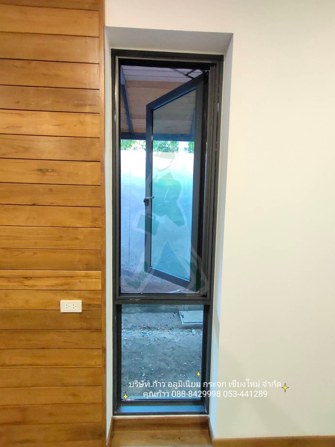 ชุดหน้าต่างประตูยูโร  พร้อมมุ้งลวด ธารา อลูมิเนียมสีเทาซาฮาร่า