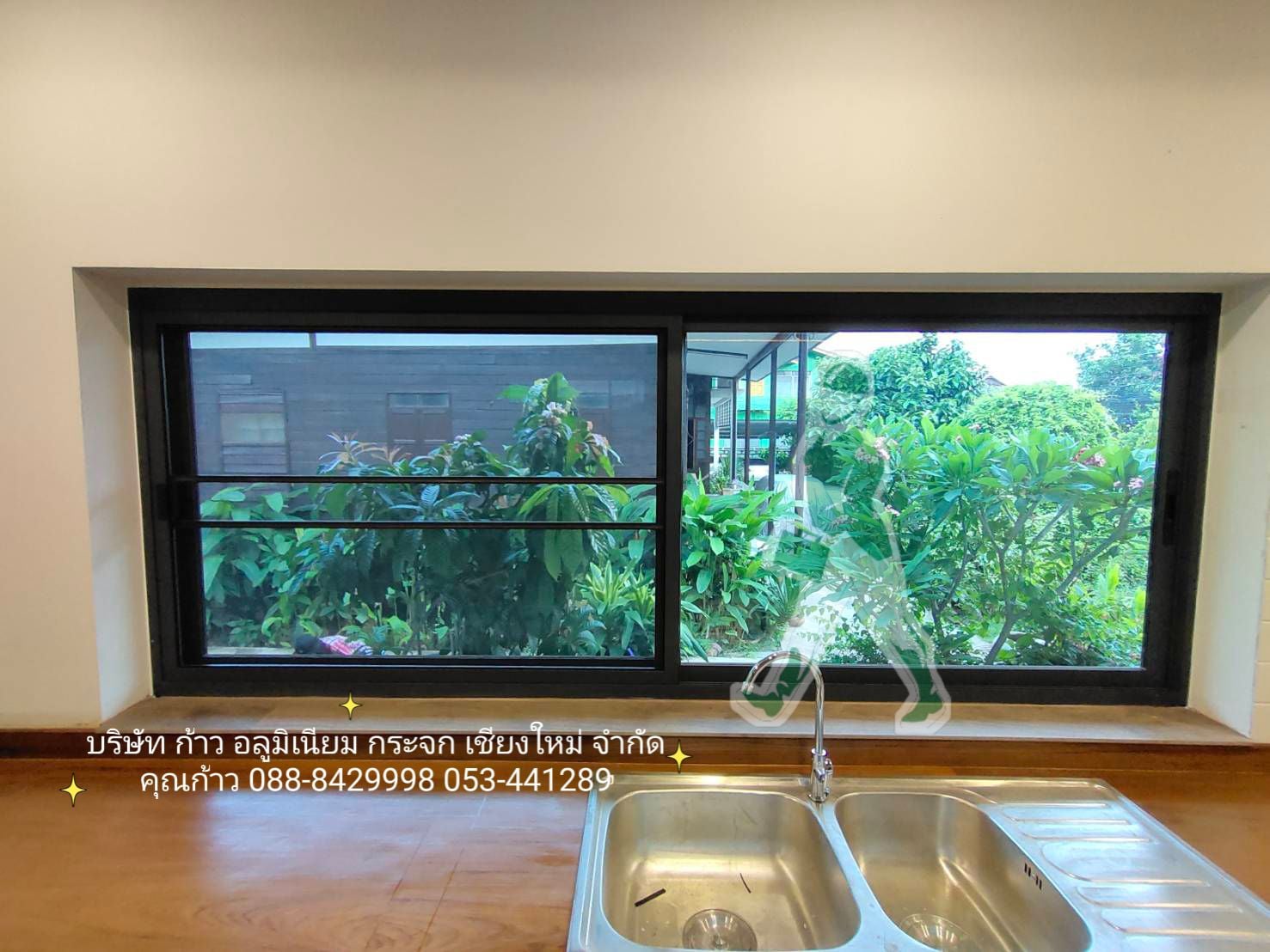 ชุดหน้าต่างประตูยูโร  พร้อมมุ้งลวด ธารา อลูมิเนียมสีเทาซาฮาร่า