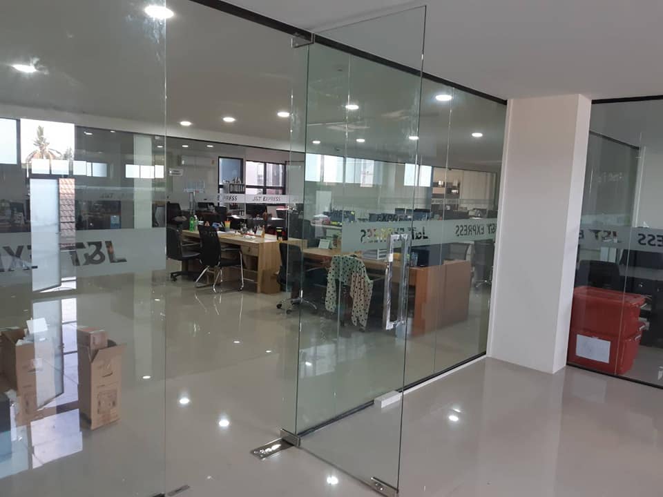 ประตูบานสวิง1