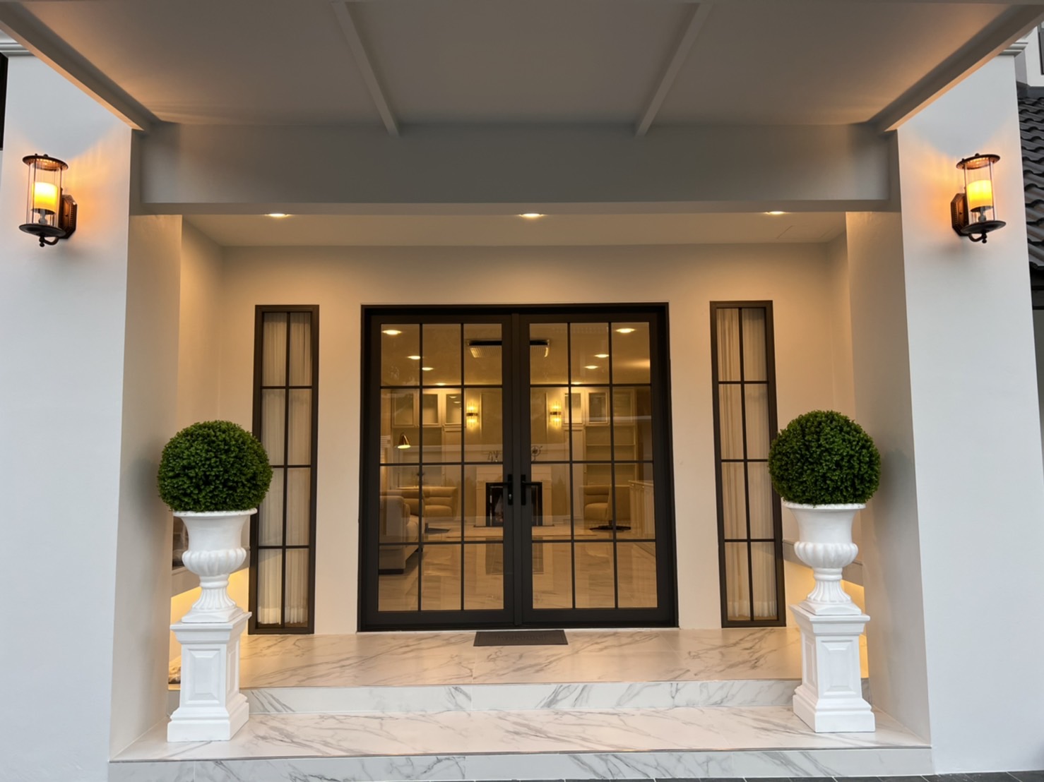 อลูมิเนียมหน้าต่างประตู บ้านทรงยุโรปสไตล์คลาสสิก