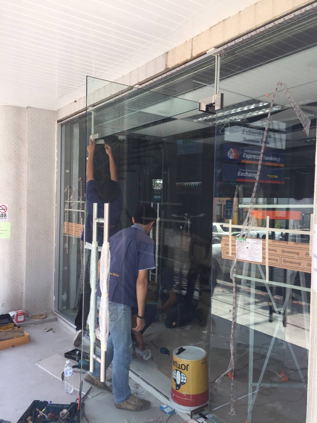 งานกระจกเทมเปอร์ ธนาคารกรุงเทพ สาขาแม่ฮ่องสอน
