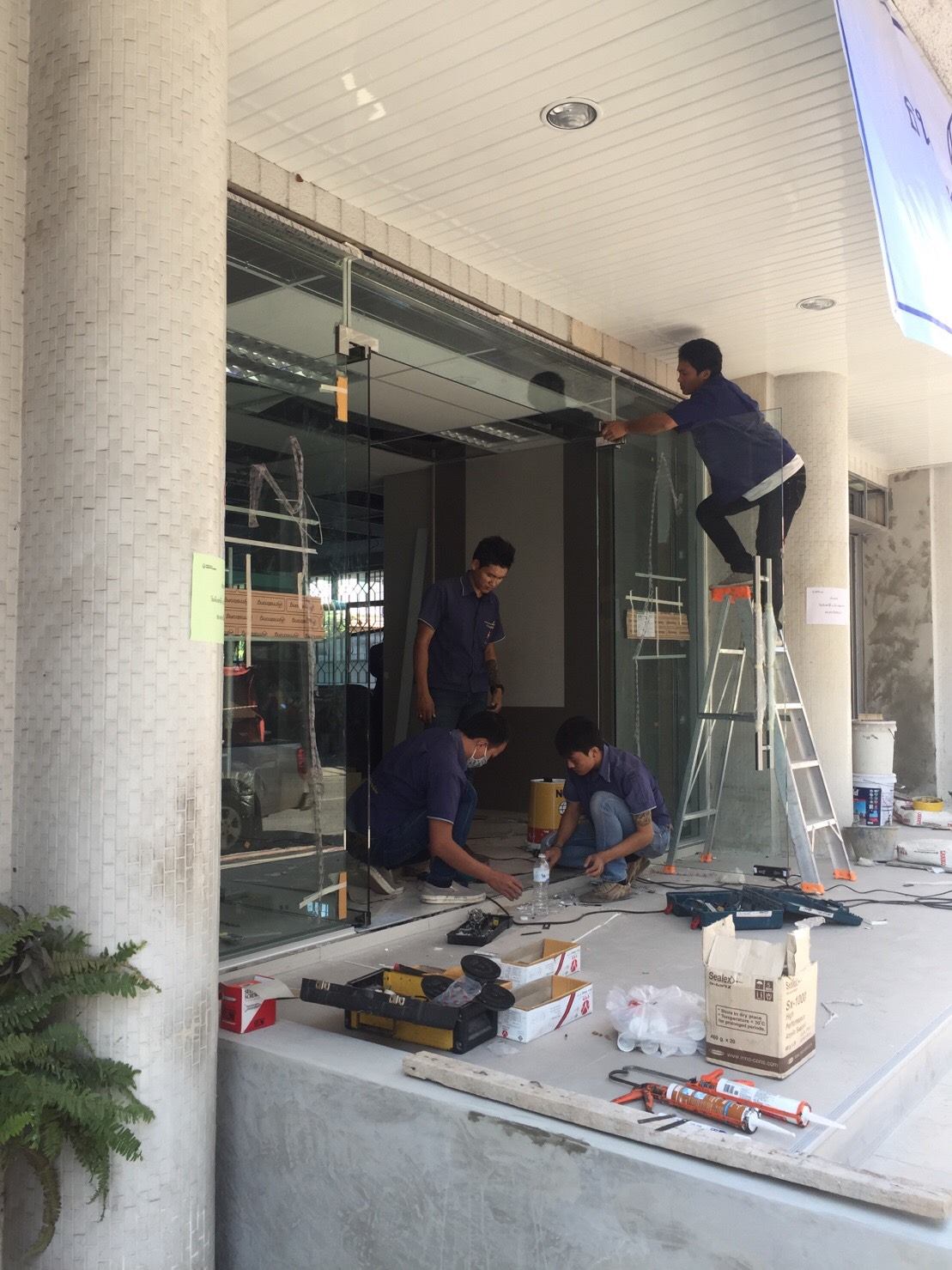 งานกระจกเทมเปอร์ ธนาคารกรุงเทพ สาขาแม่ฮ่องสอน