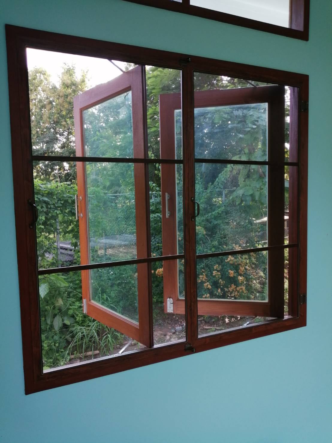 งานติดตั้งมุ้งจีบ เฟรมลายไม้สัก