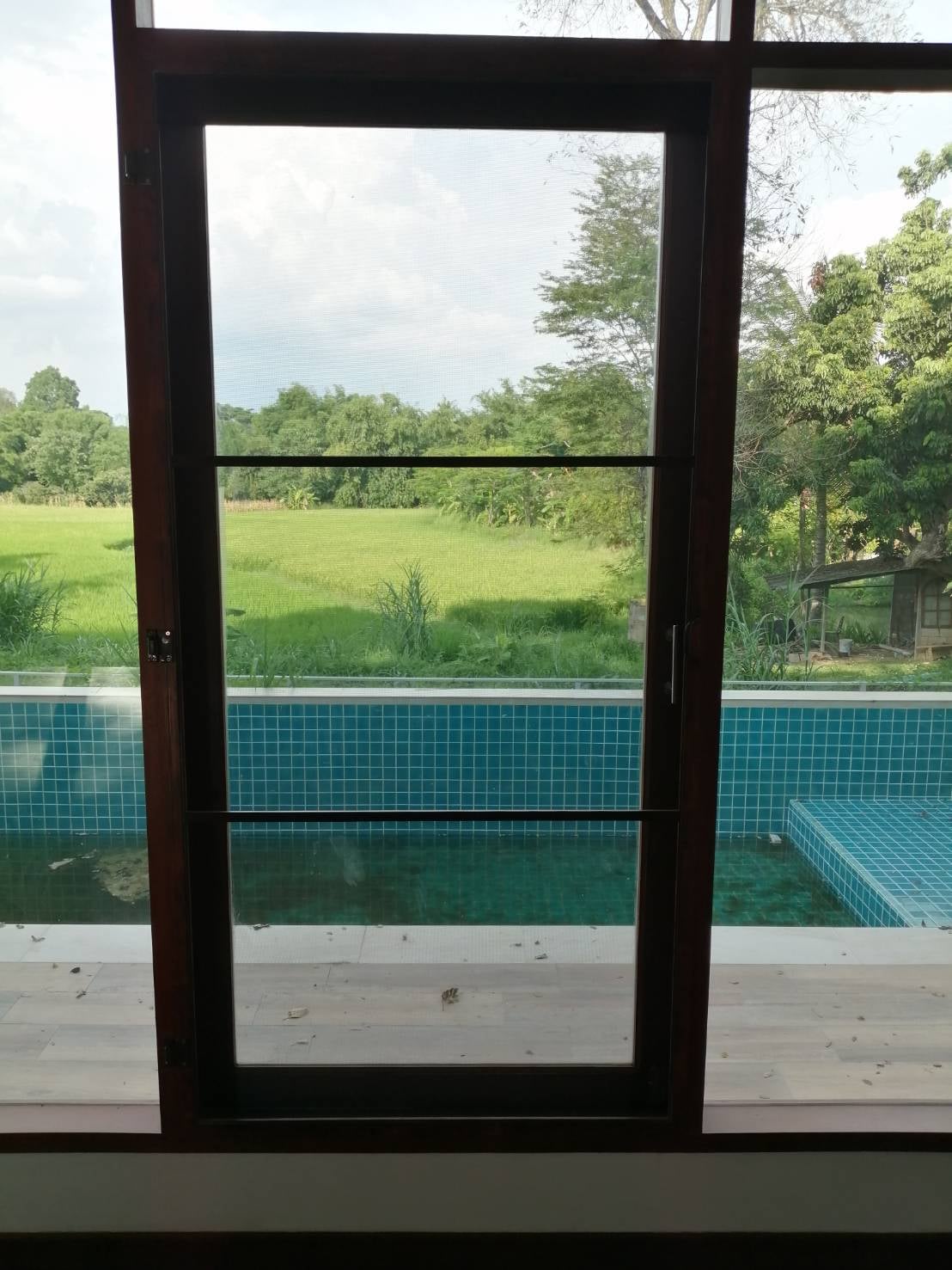 งานติดตั้งมุ้งจีบ เฟรมลายไม้สัก