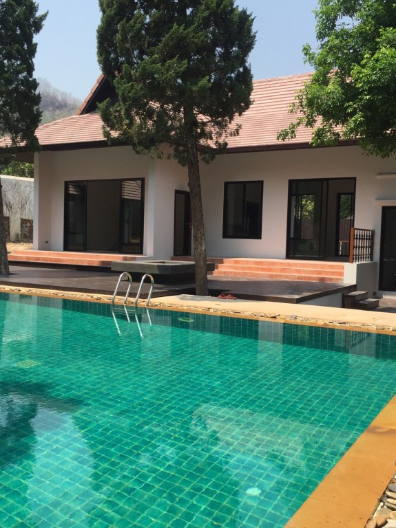 ติดตั้งอลูมิเนียมสีดำ 1.5 มิลลิเมตร กระจกใส 8 มิล หมู่บ้านนภาดอย